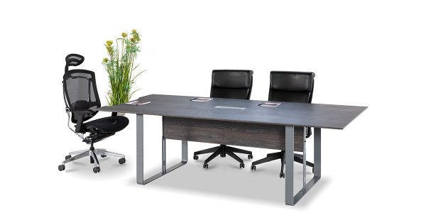 میز کنفرانس دنا در دو سایز با گنجایش 4 و 6 نفره، قابل ارائه می‌باشد. این محصول دارای قاب عبور سیم می‌باشد.